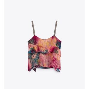 Printed ruffle top. By Zara.